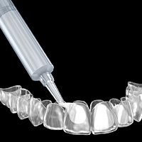 Illustration of teeth whitening trays